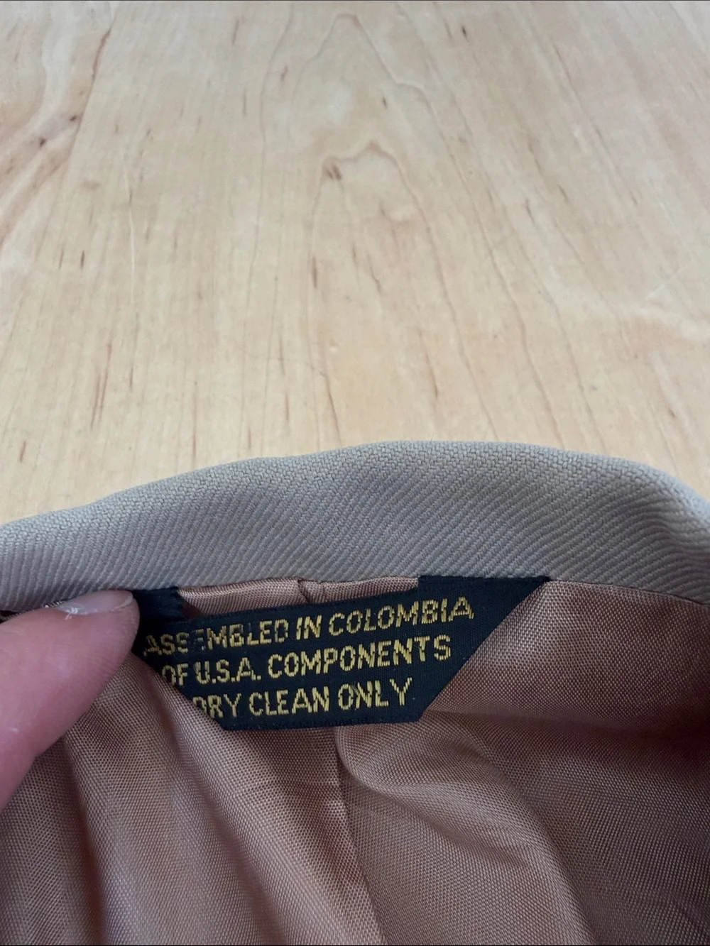 VTG Men's Light Tan Two-Piece Suit Jacket & Trousers